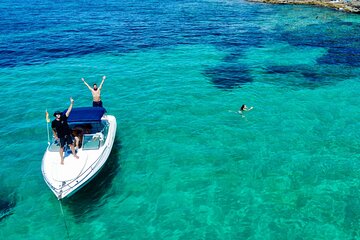 Private boat tour with snorkeling