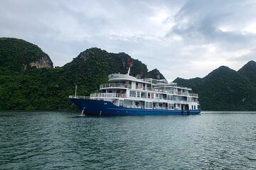  Hanoi to Lan Ha Bay: 2-Day Sapphire Cruise with Private Balcony