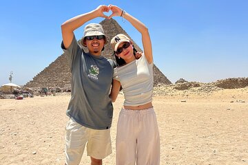 Private Half Day Giza Pyramids Tour with camel & Lunch