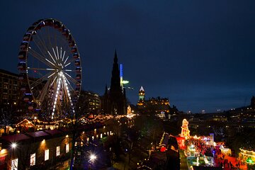 Edinburgh's Enchanted 3 Hour Walking Tour with Christmas Market