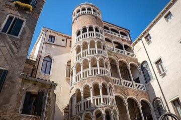 Venice: Hidden Gems Walking Tour with a Local Guide