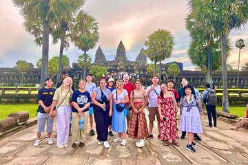 Exploring Angkor Wat Angkor Thom Bayon Ta Promh -Small Group 