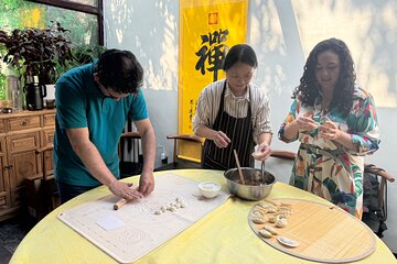 Discover Beijing's Lama Temple,Culinary Delights and Hutong Charm