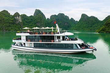 Pamela Luxury 5-Star Day Cruise: Explore Halong Bay with Lunch 