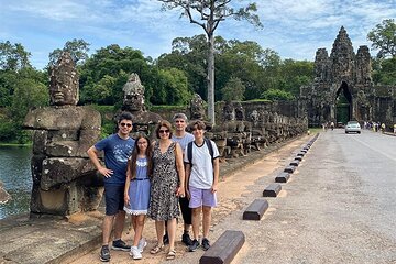 Angkor Wat tour with Small - Group and Guide tours