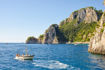 Private Transfer: Naples to Capri by Speedboat