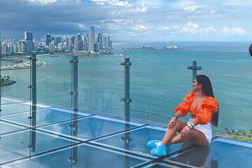 Crystal Viewpoint in Panama City