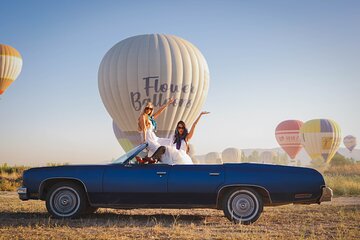 Private Classic Car Sunrise Balloon Chasing Experience