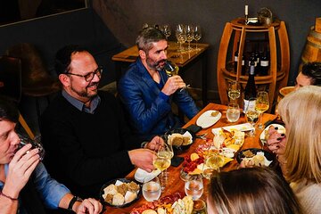 Premium Lisbon Port Wine and Tapas Tasting