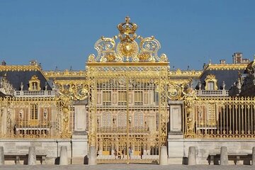 Versailles Palace & Gardens Semi Private Guided Tour with Pick up