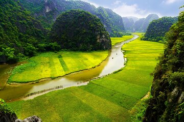 Amazing Ninh Binh Day Tour: Mua Cave - Tam Coc - Hoa Lu