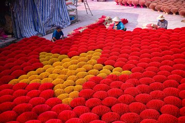 Incense Hat Making and Train Street Small Group Tour From Hanoi