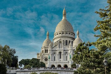 Essential Montmartre Private Walking Tour