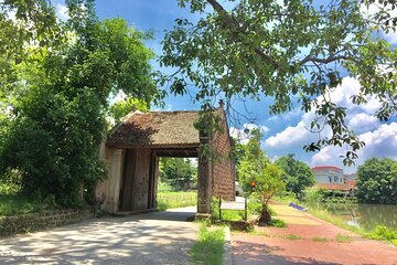 Duong Lam Ancient Village & Thay Pagoda Private Cultural Day Trip