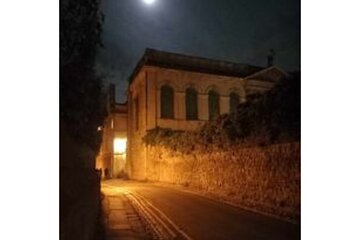 Oxford Spooky Ghost Tour with a Local