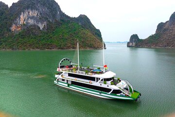 The Best of Halong Bay: 5-Star Day Cruise from Hanoi