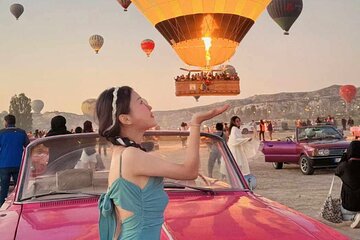 Göreme Valley photo session with flying dress and balloons