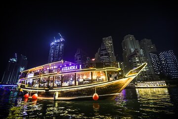 2 Days Desert Safari Adventure and Dhow Cruise Dinner in Marina 