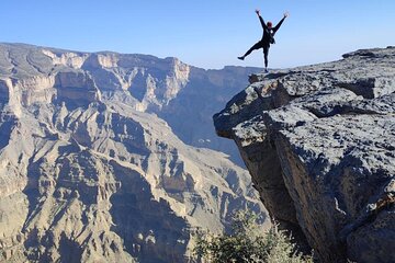 From Muscat: Balcony Walk Hike & Jebel Shams Grand Canyon Tour