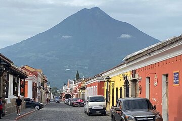 Private Guided Tour in Antigua Guatemala and Hobbitenango