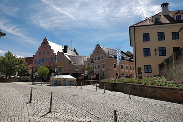 Private historic city tour with castle visit in Dachau