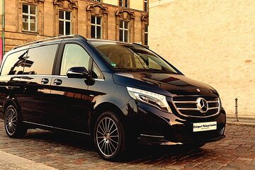Central London to Gatwick Airport private taxi transfers