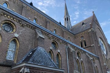 Beerbrewery tour in old Church to taste the best local beers.