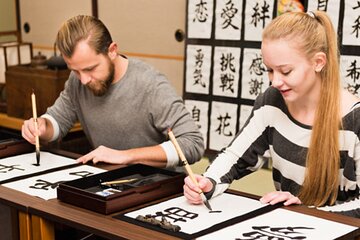 Tokyo Experience Calligraphy and Create Original T-Shirt