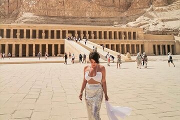 Full Day Tour to Luxor east and west bank temples and tombs From Hurghada