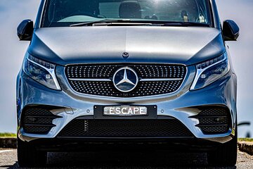 Luxury Canberra Mercedes Escape Tour From Sydney