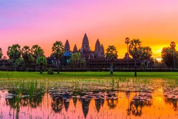 Angkor Wat Sunrise Small Tour with Local Breakfast including