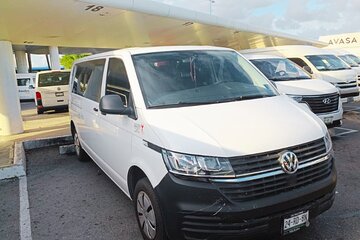 Private One-Way Cancun Airport Transfers: to Puerto Morelos