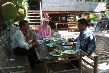 Floating village & Lunch hosts by a Local Family - Private Tour