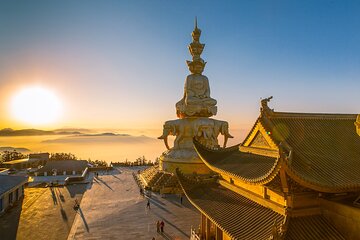 Two-day tour from Chengdu to Leshan Giant Buddha and Mount Emei