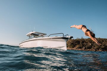 Half-Day Private Swimming Cruise along the Athenian Riviera