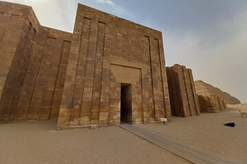 Day tour of wonders pyramids in Egypt 