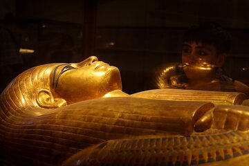 Private Tour: Discover Giza Pyramids, Sphinx & Egyptian Museum