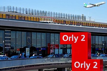 Private Transfer: Orly Airport → Paris