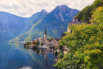 From Prague to stunnning Hallstatt: Private 1 day tour