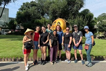 Chengdu: Panda Base Leshan Buddha English-guided Group Tour
