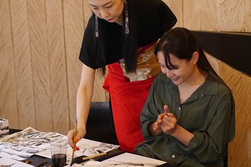 Sumi-e Ink Painting Suiboku-Ga Workshop in a Japanese Teahouse