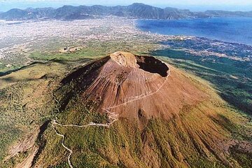 Mount Vesuvius Tour with Entry Ticket & Lunch from Sorrento