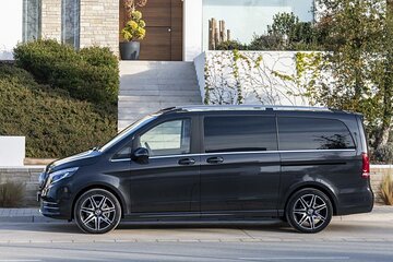 1 Way Private Transfer from Your Paris Hotel to Versailles Palace