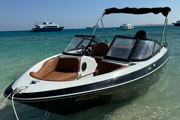4-Hour Hurghada Islands Private Speedboat & Parasailing Adventure