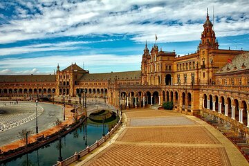 Private transfer from Lisbon to Seville, or Seville to Lisbon