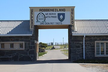 PRIVATE TOUR: Robben Island, Bo-kaap and Table Mountain