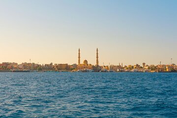 VIP Private City Tour, Seafood Lunch, Guide, Transport - Hurghada