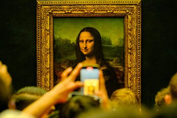 Louvre Museum Private Guided Tour | Expert Guide | Reserved Entry