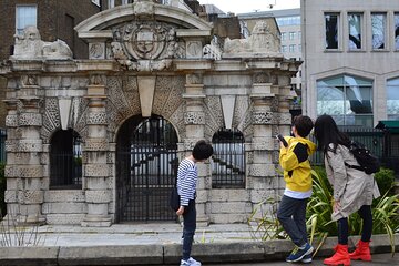 Latin Quarter Self Guided Tour for Kids and Families in English