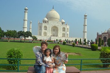 2 Days Delhi and Taj Mahal Overnight Tour from Delhi by Car